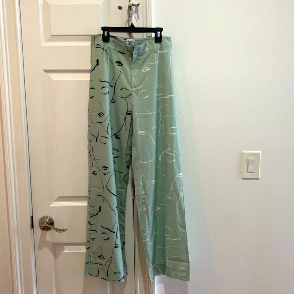 Cute wide leg satin pants mid waisted so cute